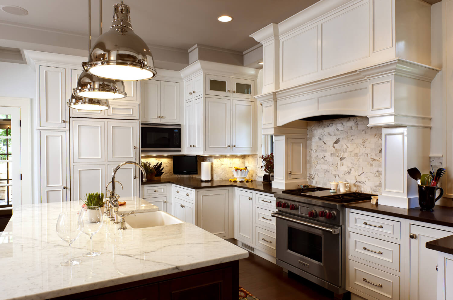 Custom Cabinets Tucson - Come see our showroom today!